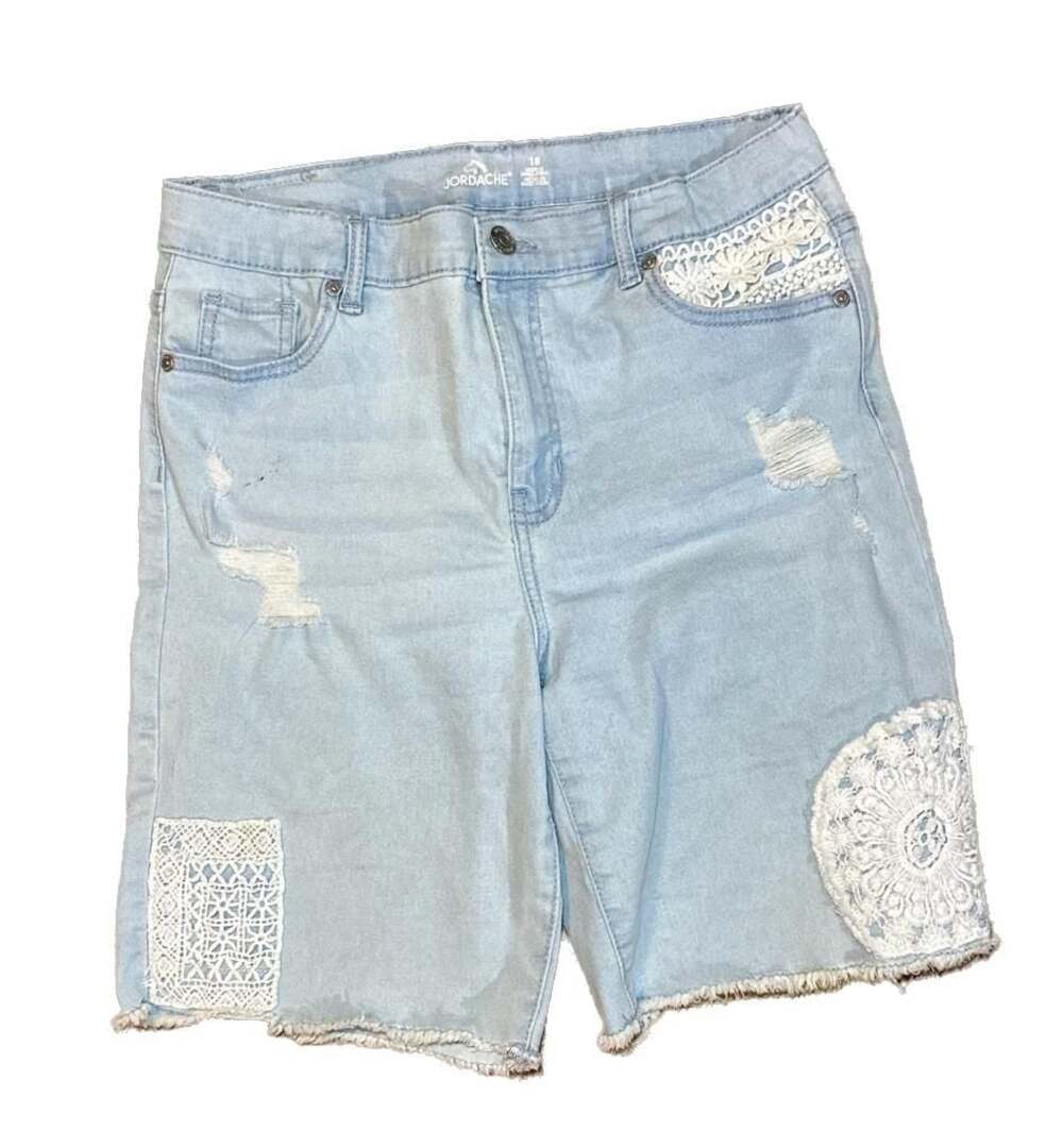 Jordache Girls size 18 Light Wash Distressed Denim Bermuda Shorts with Crochet L